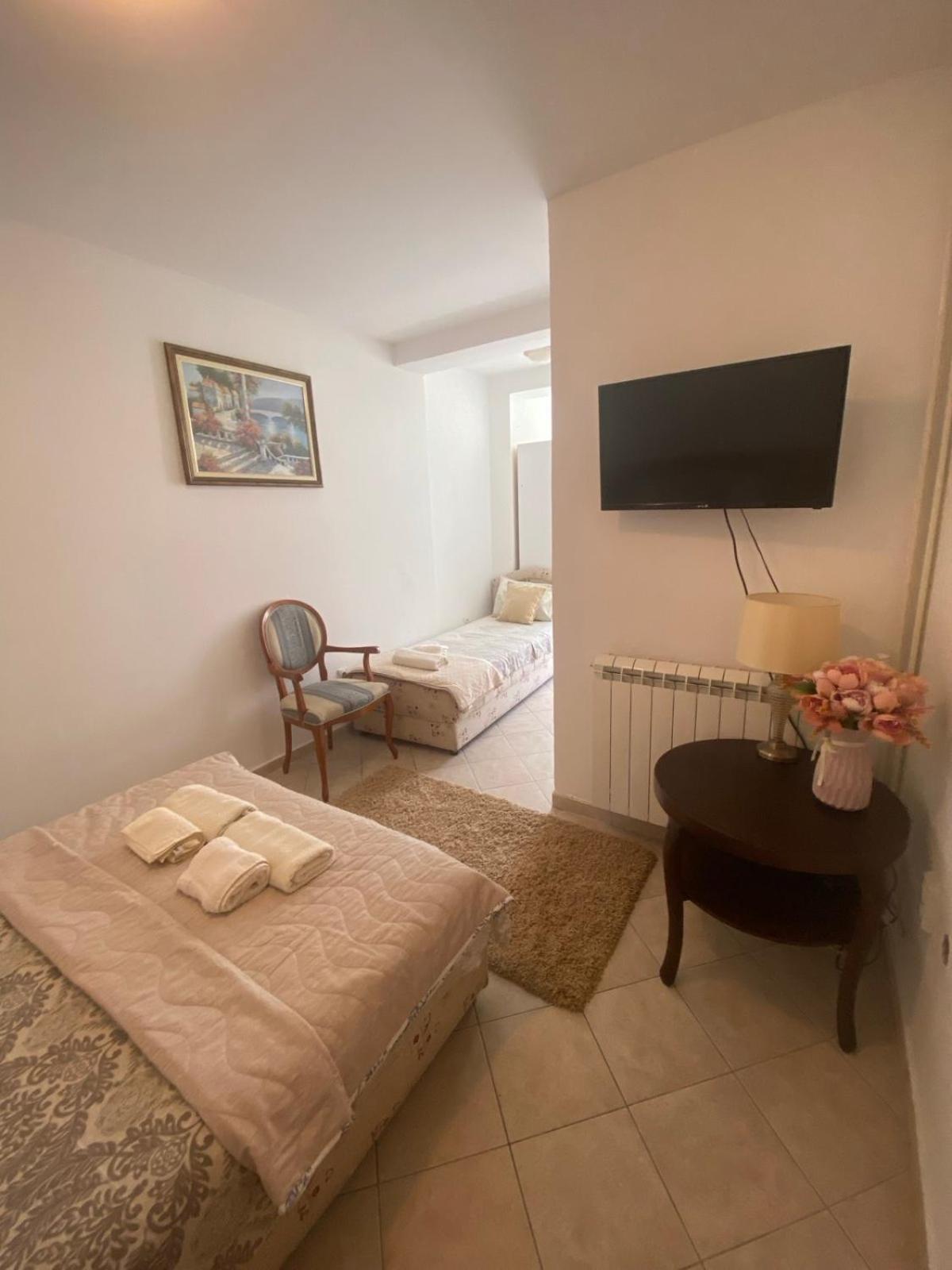 Miomir Perazic Apartments Petrovac 외부 사진
