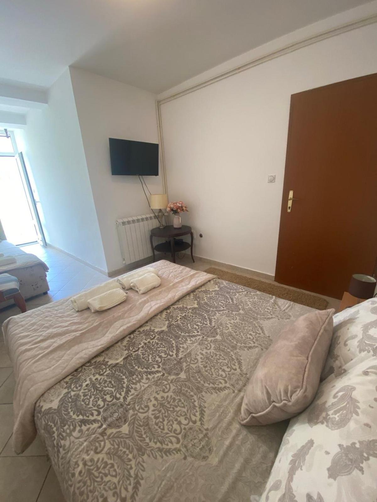 Miomir Perazic Apartments Petrovac 외부 사진