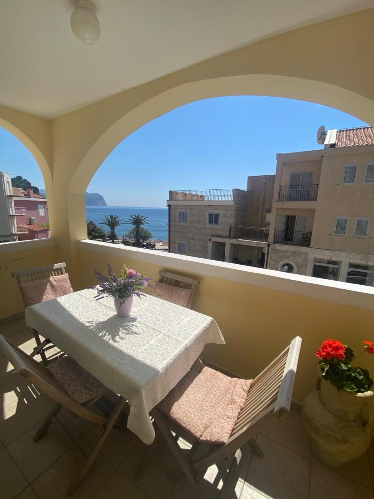 Miomir Perazic Apartments Petrovac 외부 사진